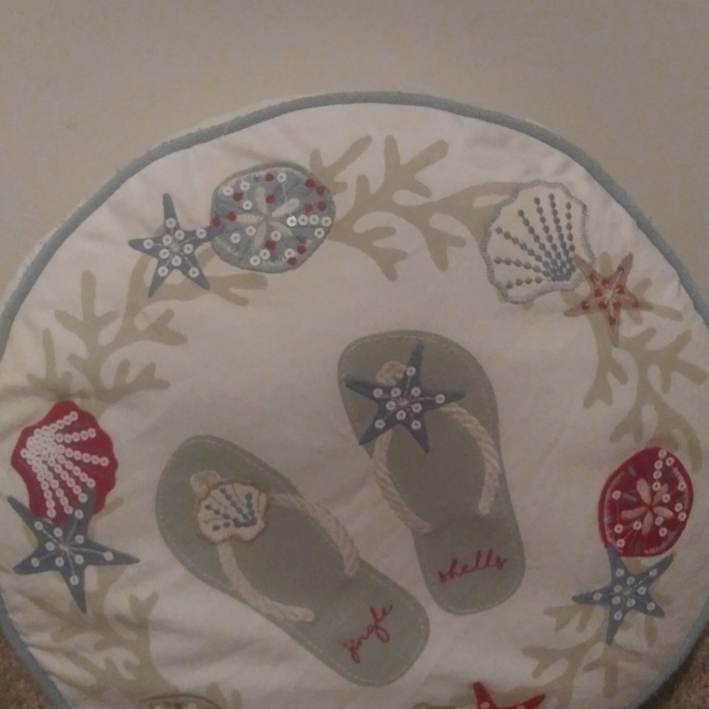 Decorative pillow